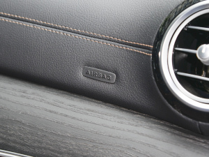 2022Ŀ E 300 L \(yn)(dng)A п؅^(q)