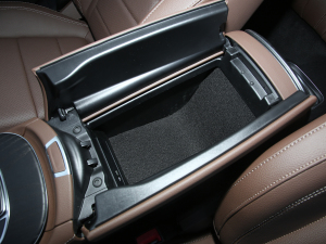 2022Ŀ E 300 L \ӕr g