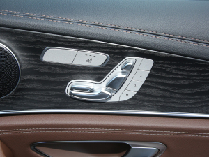 2022Ŀ E 300 L \ӕr g