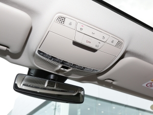 2022Ŀ E 300 L A п؅^