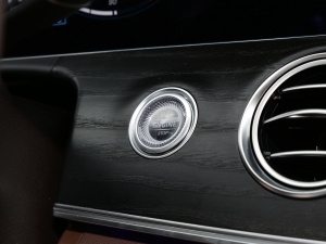 2022Ŀ E 300 L A п؅^