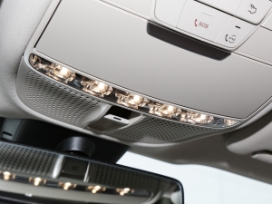 2022Ŀ E 300 L A п؅^