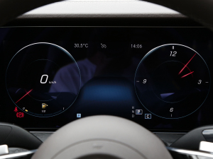 2022Ŀ E 300 L A п؅^