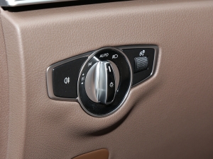 2022Ŀ E 300 L A п؅^