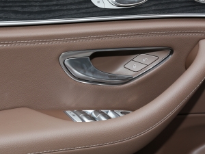 2022Ŀ E 300 L A п؅^