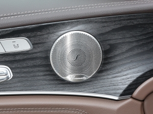 2022Ŀ E 300 L A п؅^