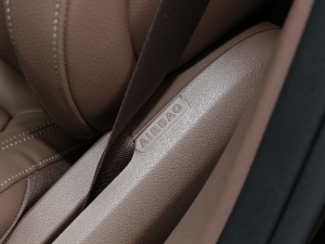 2022Ŀ E 300 L A п؅^