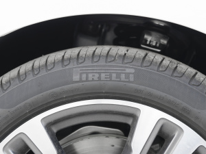 2022Ŀ E 260 L \ ݆̥Ʒ