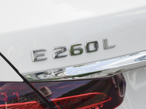 2022Ŀ E 260 L \ ^