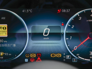 2022Ŀ E 260 L \ п؅^(q)