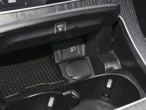 2022Ŀ E 260 L \ п؅^(q)