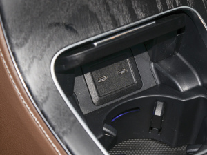 2022Ŀ E 260 L \ п؅^(q)