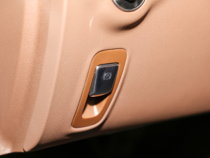 2022Ŀ E 350 e L ʽτI܇ v܇Ƅ