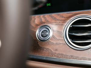 2022Ŀ E 350 e L ʽτ(dng)I܇ п؅^(q)