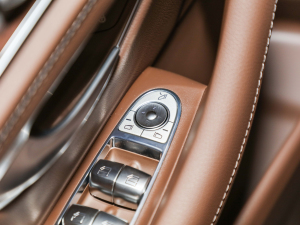 2022Ŀ E 350 e L ʽτI܇ п؅^(q)