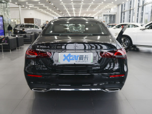 2022款改款 E 350 e L 插电式混合动力运动轿车 正后	
