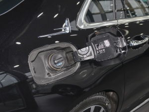 2022Ŀ E 350 e L ʽτ\I܇ w