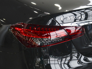 2022款改款 E 350 e L 插电式混合动力运动轿车 尾灯
