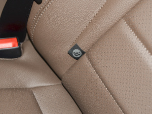 2022Ŀ E 350 e L ʽτ\I܇ g