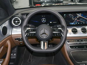 2022款改款 E 350 e L 插电式混合动力运动轿车 方向盘