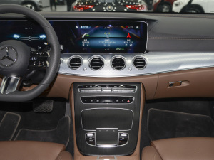 2022Ŀ E 350 e L ʽτ\I܇ п_