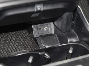 2022Ŀ E 350 e L ʽτ\I܇ п؅^