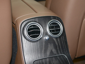 2022Ŀ E 350 e L ʽτ\I܇ п؅^