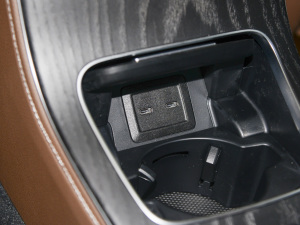 2022Ŀ E 350 e L ʽτ\I܇ п؅^