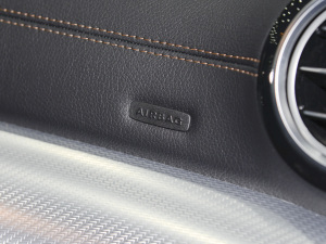 2022Ŀ E 350 e L ʽτ\I܇ п؅^