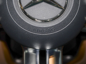 2022Ŀ E 350 e L ʽτ\I܇ п؅^