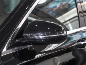 2022款改款二 E 350 e L 插电式混合动力轿车 后视镜