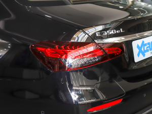2022款改款二 E 350 e L 插电式混合动力轿车 尾灯