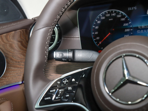 2022Ŀ E 350 e L ʽτI܇ п؅^