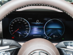 2022Ŀ E 350 e L ʽτI܇ п؅^