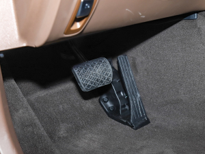 2022Ŀ E 350 e L ʽτI܇ п؅^