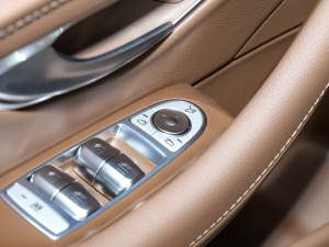 2022Ŀ E 350 e L ʽτI܇ п؅^