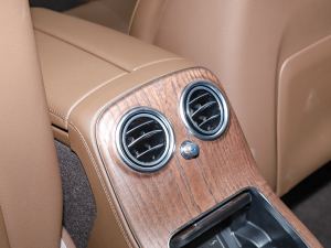 2022Ŀ E 350 e L ʽτI܇ п؅^