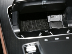 2022Ŀ E 350 e L ʽτ\I܇ g