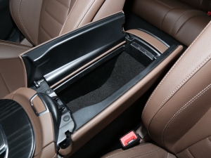 2022Ŀ E 350 e L ʽτ\I܇ g