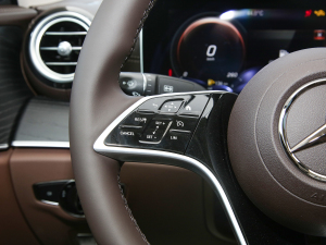 2022Ŀ E 350 e L ʽτI܇ п؅^