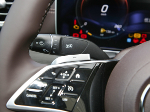 2022Ŀ E 350 e L ʽτI܇ п؅^