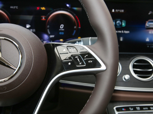 2022Ŀ E 350 e L ʽτI܇ п؅^