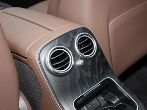 2022Ŀ E 350 e L ʽτI܇ п؅^(q)