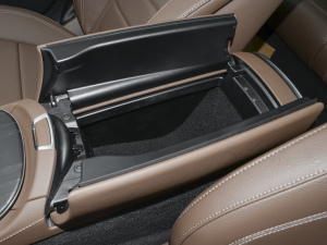 2022Ŀ E 350 e L ʽτ\I܇ g