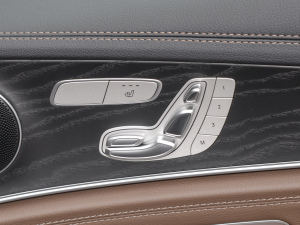 2022Ŀ E 350 e L ʽτ\I܇ g