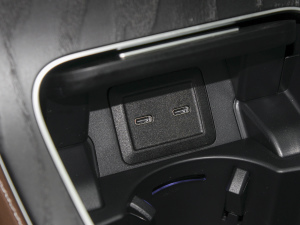 2022Ŀ E 350 e L ʽτ\I܇ п؅^