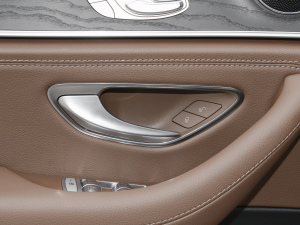 2022Ŀ E 350 e L ʽτ\I܇ п؅^