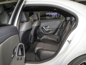 2022款AMG A 35 L 4MATIC 后排空间