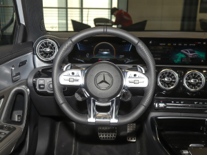 2022款AMG A 35 L 4MATIC 方向盘