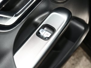 2022款350 豪华版 后排车窗控制区